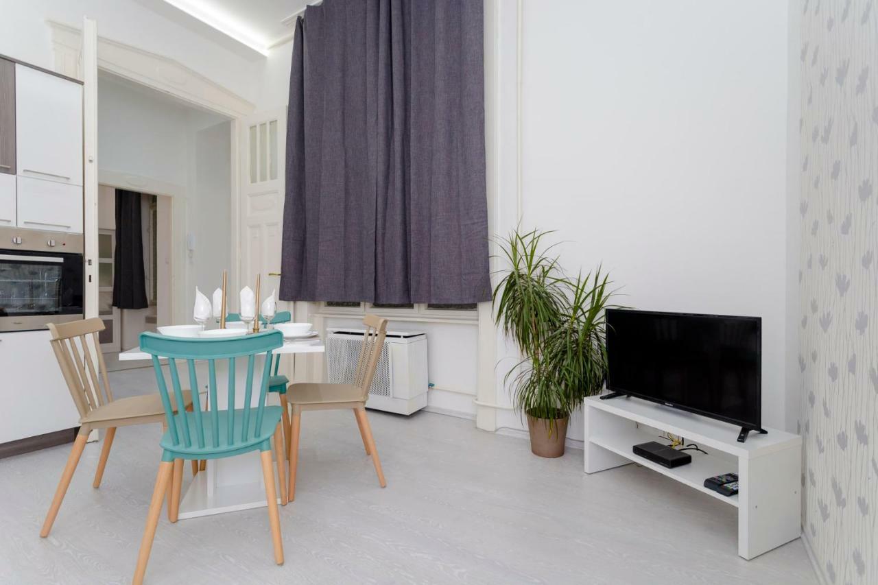 Boutique Residence Jokai - Apartment In The City Center Budapest Exterior foto